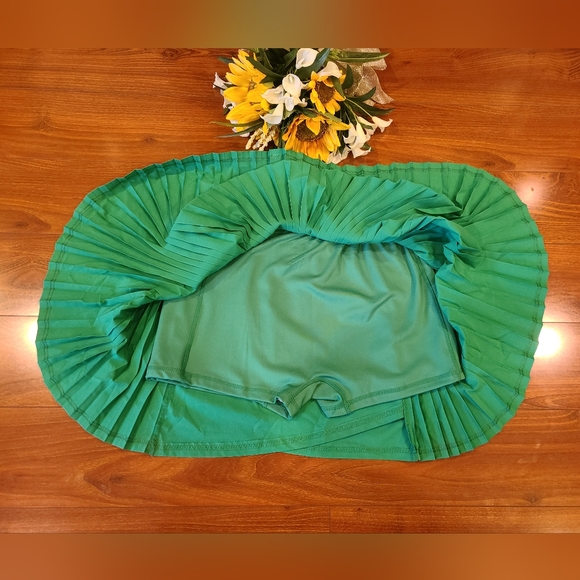 LA+IMAGE Green Athletic Pleated Skort Size Large - Picture 9 of 9